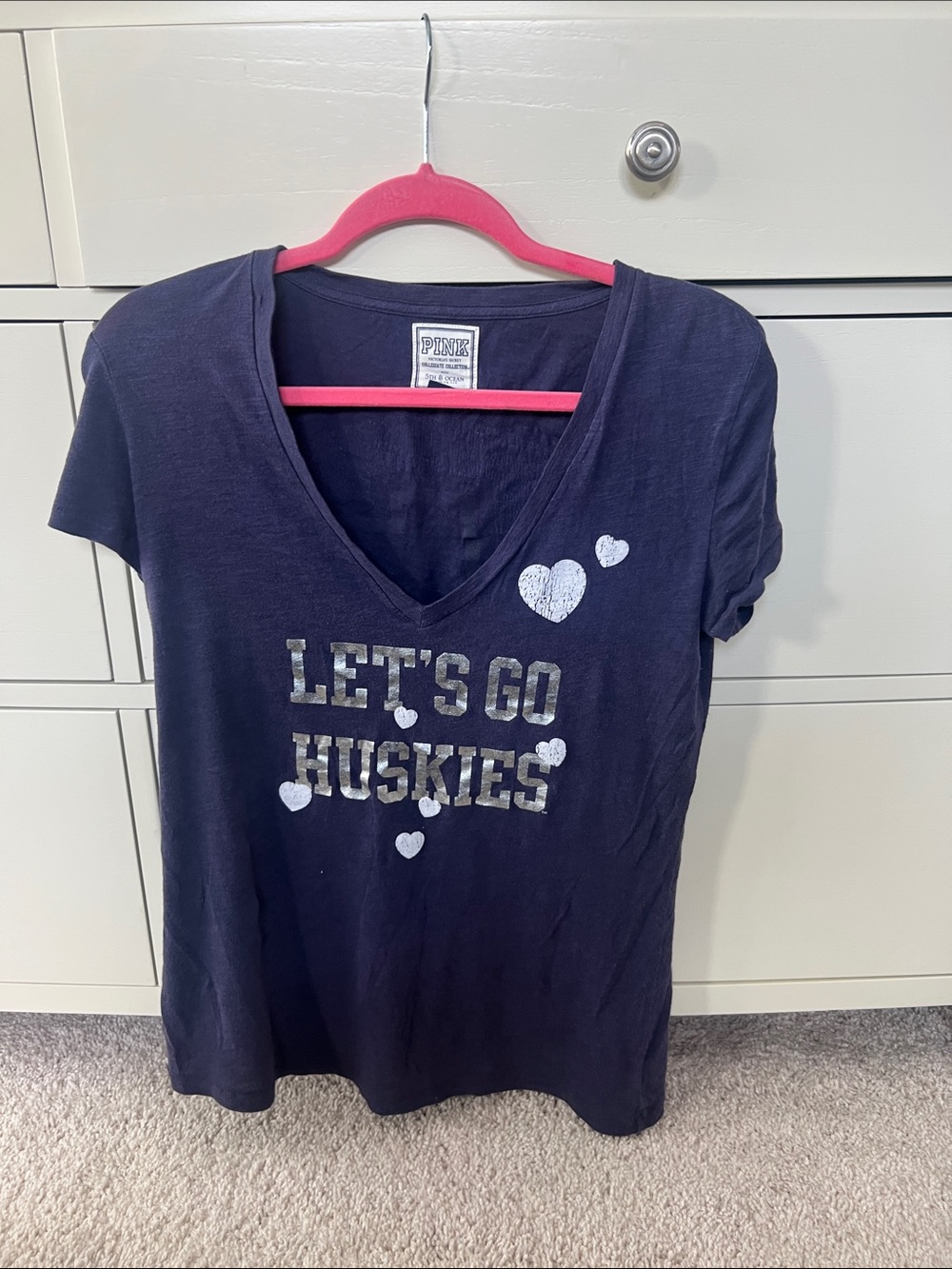 Victoria’s Secret pink UConn Huskies t shirt small